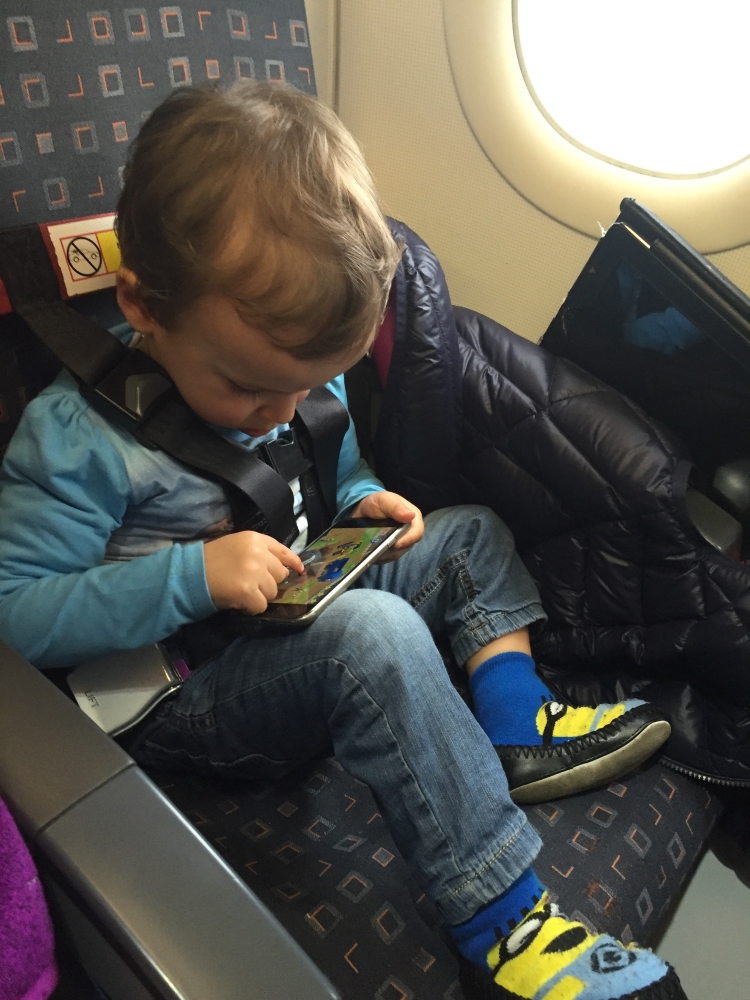 CARES Kindergurt fürs Flugzeug  Tschibis - Kinder fahren sicher