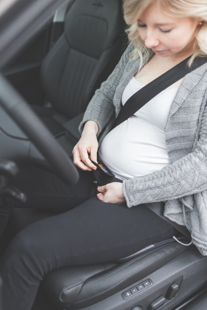 BeSafe-Schwanger-Pregnant-Autofahren-Gurt-Verschluss