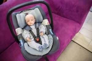 Puppe in Babyschale Kindersitzberatung